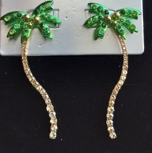 3/$30 Stay palm🌴 statement earrings